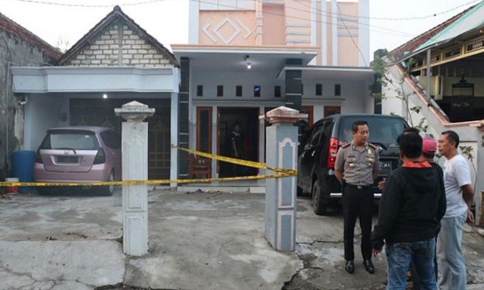 Bacok 2 Korban, Perampok Sadis di Gresik Tewas Dihakimi Massa Bacok 2 Korban, Perampok Sadis di Gresik Tewas Dihakimi Massa