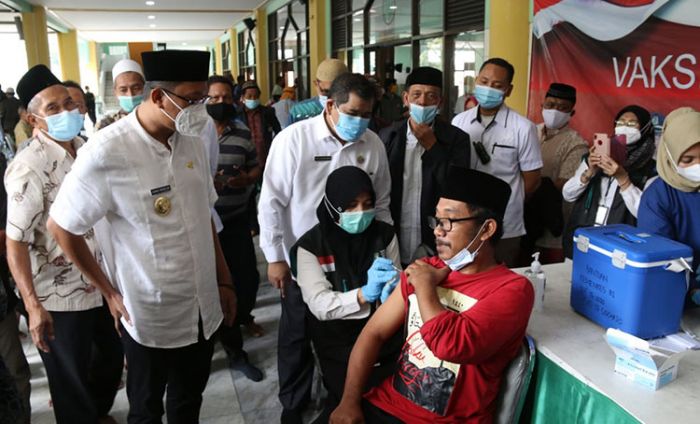 Jelang Ramadan, Ribuan Ulama dan Imam Masjid di Sidoarjo Jalani Vaksinasi Covid-19 Jelang Ramadan, Ribuan Ulama dan Imam Masjid di Sidoarjo Jalani Vaksinasi Covid-19
