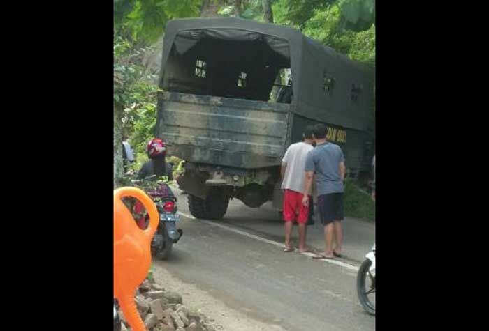 Pulang Baksos, Truk Milik Kodim 0801 Pacitan Nyungsep ke Selokan