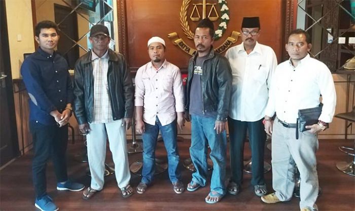 Diduga Pungli Program Prona, Kades Tlonto Ares Pamekasan Dilaporkan ke Kejati Jatim Diduga Pungli Program Prona, Kades Tlonto Ares Pamekasan Dilaporkan ke Kejati Jatim