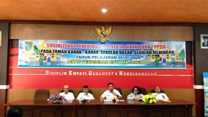 Kuota Sistem Zonasi Capai 90 Persen, 10 Persen Jalur Prestasi dan Pindah Tugas Kuota Sistem Zonasi Capai 90 Persen, 10 Persen Jalur Prestasi dan Pindah Tugas