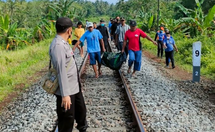 Diduga Bunuh Diri, Perempuan Muda di Banyuwangi Tewas Tertabrak Kereta Api Diduga Bunuh Diri, Perempuan Muda di Banyuwangi Tewas Tertabrak Kereta Api