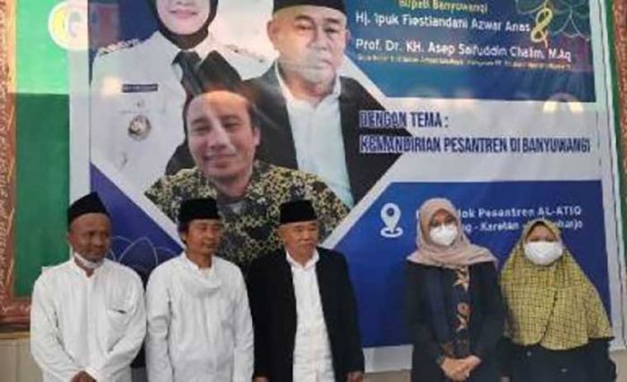 Bertemu di PP Al-Atiq, Bupati Ipuk Mau Undang Kiai Asep ke Pendopo Banyuwangi Bertemu di PP Al-Atiq, Bupati Ipuk Mau Undang Kiai Asep ke Pendopo Banyuwangi