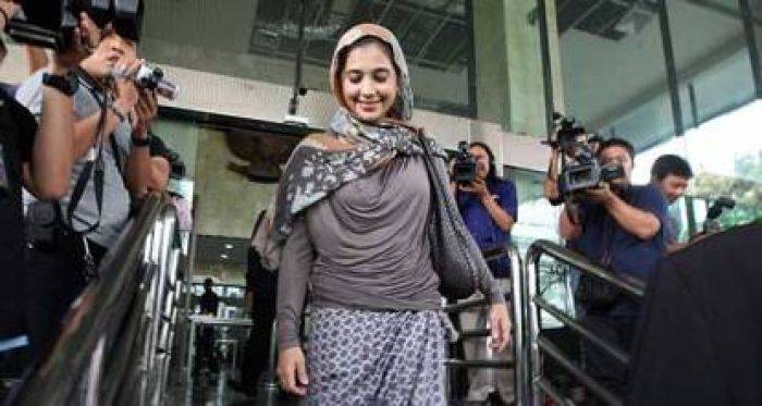 Ayu Azhari Dinikahi Bupati Banyuwangi Ayu Azhari Dinikahi Bupati Banyuwangi