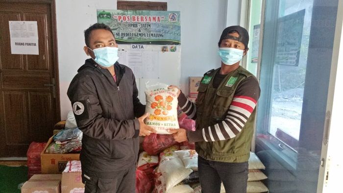 FRPB Pamekasan Kirimkan Bantuan Sembako untuk Korban Gempa di Lumajang FRPB Pamekasan Kirimkan Bantuan Sembako untuk Korban Gempa di Lumajang