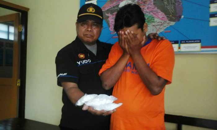 Letakkan Pil Koplo di Sawah, Bandar Narkoba di Kediri Diringkus Letakkan Pil Koplo di Sawah, Bandar Narkoba di Kediri Diringkus