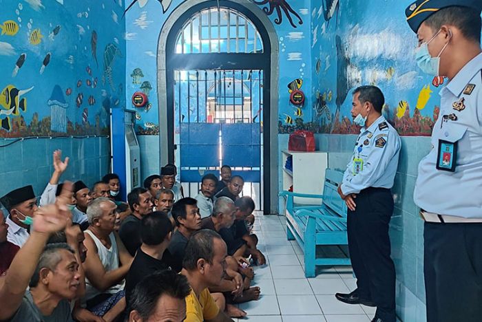 Antisipasi Peredaran Narkoba di Lapas, Petugas Lakukan Razia Warga Binaan Klas IIB Ngawi Antisipasi Peredaran Narkoba di Lapas, Petugas Lakukan Razia Warga Binaan Klas IIB Ngawi