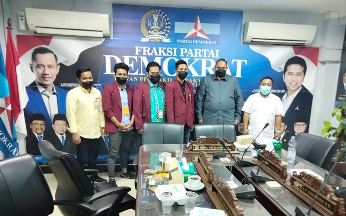 Terima Kader IMM Jatim, Fraksi Partai Demokrat Sinergi dengan Generasi Milenial Terima Kader IMM Jatim, Fraksi Partai Demokrat Sinergi dengan Generasi Milenial