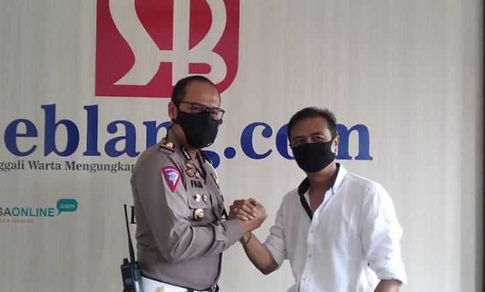 Kasat Lantas Polresta Banyuwangi Kunjungi Redaksi Seblang.com dan HARIAN BANGSA Biro Banyuwangi Kasat Lantas Polresta Banyuwangi Kunjungi Redaksi Seblang.com dan HARIAN BANGSA Biro Banyuwangi