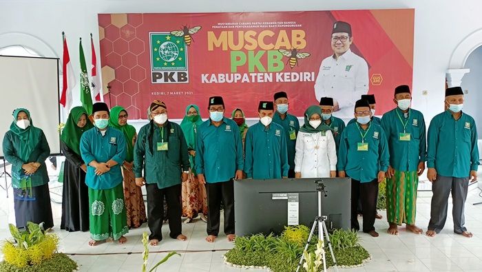Pengurus DPC PKB Kabupaten Kediri Hasil Muscab Dikukuhkan Pengurus DPC PKB Kabupaten Kediri Hasil Muscab Dikukuhkan
