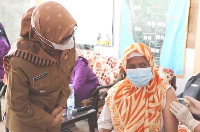 Target Vaksinasi Baru Capai 62,7 persen, Bupati Blitar: Masih Banyak yang Pilih-Pilih Merek Vaksin Target Vaksinasi Baru Capai 62,7 persen, Bupati Blitar: Masih Banyak yang Pilih-Pilih Merek Vaksin