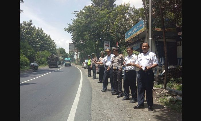Tekan Laka, Satlantas Polres Ngawi Ajak Forum Lantas Lihat Jalan Nasional