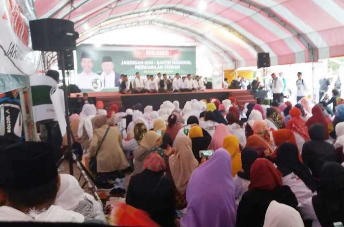 Di Taiwan, Kiai Asep Doakan Jokowi Menang, Lalu Diganti Khofifah sebagai Presiden Di Taiwan, Kiai Asep Doakan Jokowi Menang, Lalu Diganti Khofifah sebagai Presiden