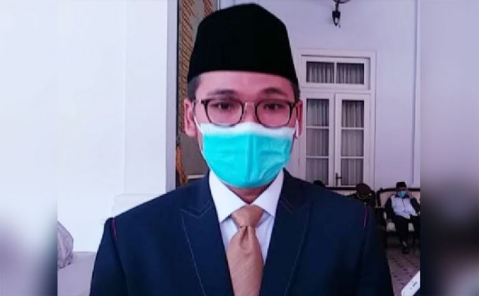 Bupati Bangkalan Ajak Masyarakat Tak Hilangkan Makna Kegembiraan Idul Fitri di Tengah Pandemi Bupati Bangkalan Ajak Masyarakat Tak Hilangkan Makna Kegembiraan Idul Fitri di Tengah Pandemi