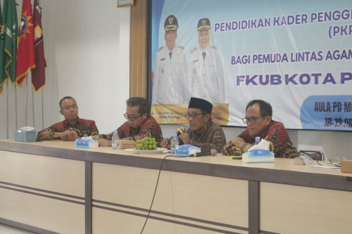 FKUB Kota Probolinggo Bentuk Kader Muda Penggerak Kerukunan FKUB Kota Probolinggo Bentuk Kader Muda Penggerak Kerukunan