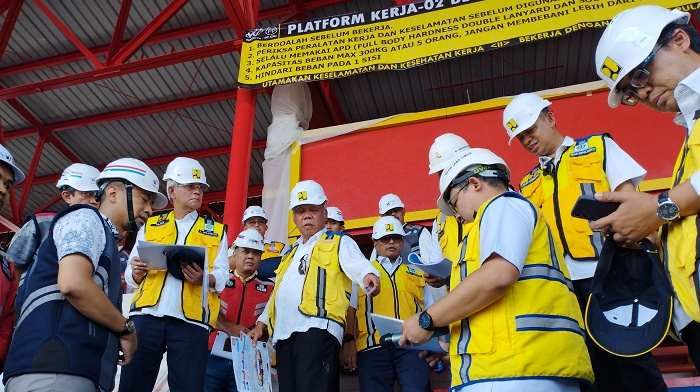 Menteri PUPR Cek Renovasi Stadion Pamekasan: Agustus Diperkirakan Rampung Menteri PUPR Cek Renovasi Stadion Pamekasan: Agustus Diperkirakan Rampung
