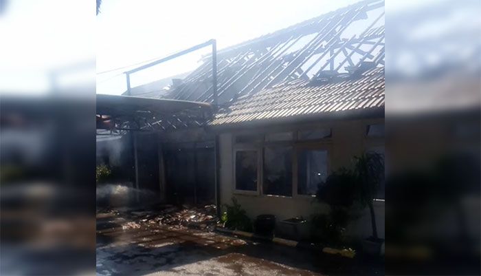 Wisma Garbera Petrokimia Gresik Terbakar Wisma Garbera Petrokimia Gresik Terbakar