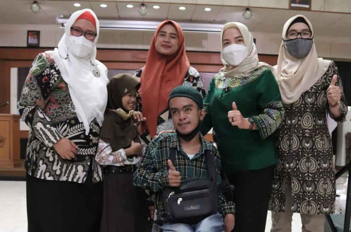 Wabup Gresik Ingin Wujudkan Kabupaten Layak Anak Tingkat Utama Wabup Gresik Ingin Wujudkan Kabupaten Layak Anak Tingkat Utama