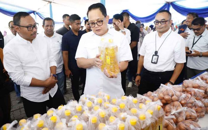 Gelar Pasar Murah Jelang Ramadhan, Pj Gubernur Jatim Bilang Begini Gelar Pasar Murah Jelang Ramadhan, Pj Gubernur Jatim Bilang Begini
