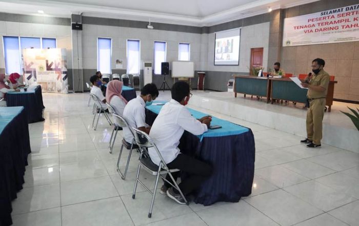 DPUTR Gresik Adakan Pembekalan Sertifikasi Tenaga Konstruksi Via Daring DPUTR Gresik Adakan Pembekalan Sertifikasi Tenaga Konstruksi Via Daring