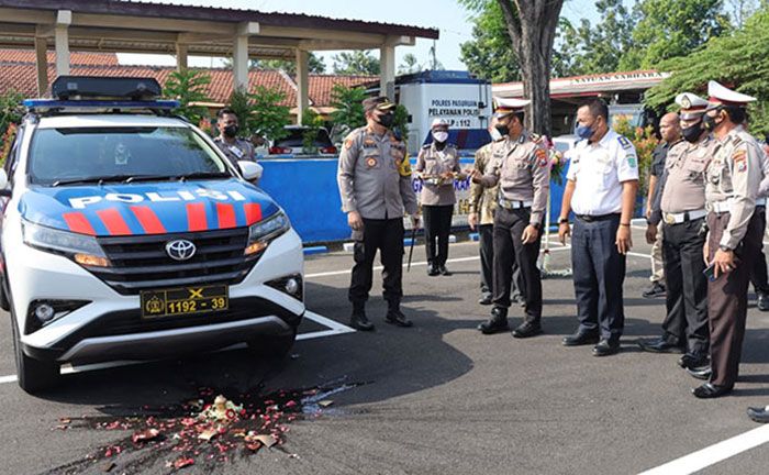 Tingkatkan Kualitas Pelayanan, Kapolres Pasuruan Resmikan Mobil INCAR dan Lapangan Uji Praktik SIM Tingkatkan Kualitas Pelayanan, Kapolres Pasuruan Resmikan Mobil INCAR dan Lapangan Uji Praktik SIM
