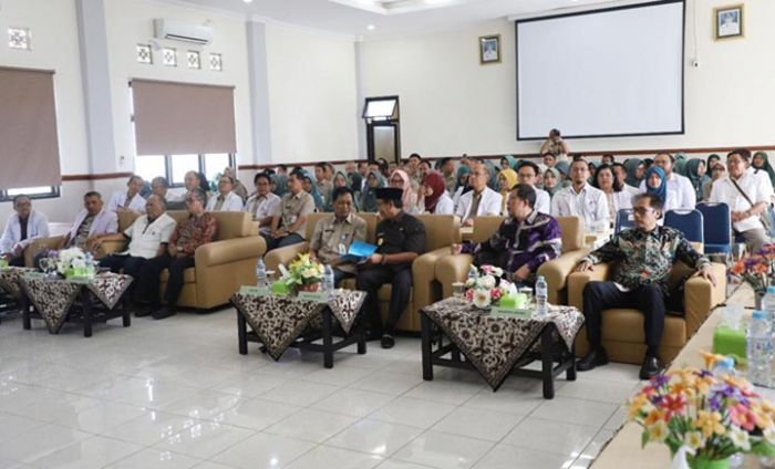 Bupati Tuban Ikut Pantau Proses Akreditasi RSUD Koesma Bupati Tuban Ikut Pantau Proses Akreditasi RSUD Koesma