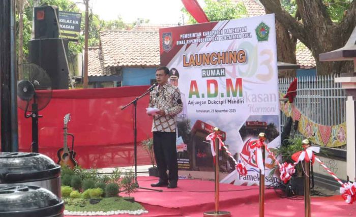 Permudah Pelayanan Masyarakat, Pj Bupati Pamekasan Resmikan Anjungan Dukcapil Mandiri Permudah Pelayanan Masyarakat, Pj Bupati Pamekasan Resmikan Anjungan Dukcapil Mandiri
