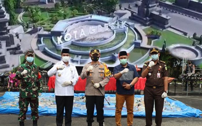 Cegah Kerumunan di Malam Tahun Baru 2021, Polres Gresik Lakukan Penyekatan di Lima Titik ini