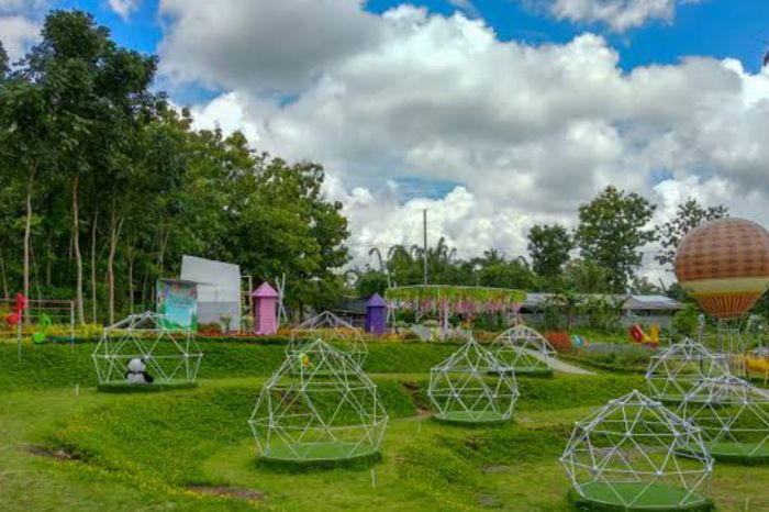Tiket dan Wahana Alamanda Jogja Flower Garden Bulan ini Tiket dan Wahana Alamanda Jogja Flower Garden Bulan ini