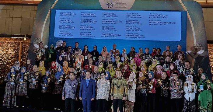 SMKN 8 Malang Raih Adiwiyata Mandiri Nasional 2025
