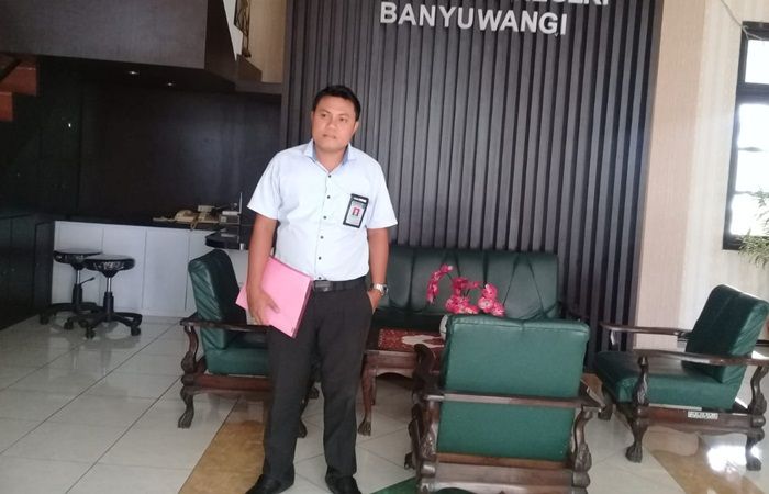 Datangi Kejari, Advokat di Banyuwangi Sebut Temukan Dugaan Korupsi Dinas PU Datangi Kejari, Advokat di Banyuwangi Sebut Temukan Dugaan Korupsi Dinas PU