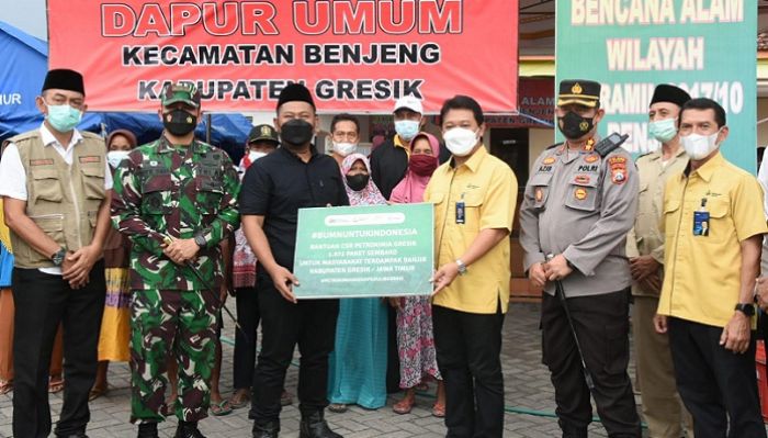 Petrokimia Gresik Bantu 1.972 Paket Sembako Korban Banjir Kali Lamong