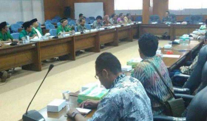 Mayoritas Karaoke di Sidoarjo tak Berizin: Sediakan Minol dan Wanita PL, Ansor Tuntut Ditutup Mayoritas Karaoke di Sidoarjo tak Berizin: Sediakan Minol dan Wanita PL, Ansor Tuntut Ditutup
