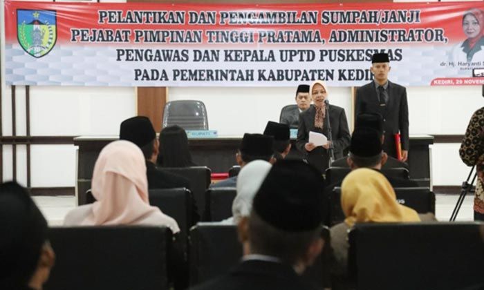 Lantik Pejabat, Bupati Kediri Pesan Tingkatkan Profesionalitas Lantik Pejabat, Bupati Kediri Pesan Tingkatkan Profesionalitas