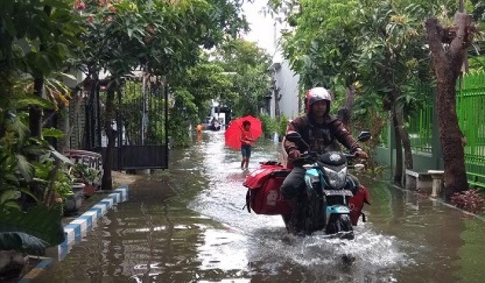 Banjir Kedungrejo Sidoarjo Meluas, Warga Wage Empat Hari Terendam Air