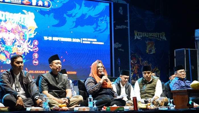 Ikuti Pengajian KSF ke-7 Bersama Gus Kautsar, Pj Wali Kota Kediri Beri Rekomendasi Tempat Wisata Ikuti Pengajian KSF ke-7 Bersama Gus Kautsar, Pj Wali Kota Kediri Beri Rekomendasi Tempat Wisata