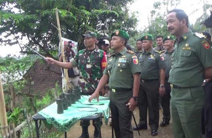 Pangdam Siapkan Personel untuk Relokasi Korban Longsor di Ponorogo Pangdam Siapkan Personel untuk Relokasi Korban Longsor di Ponorogo