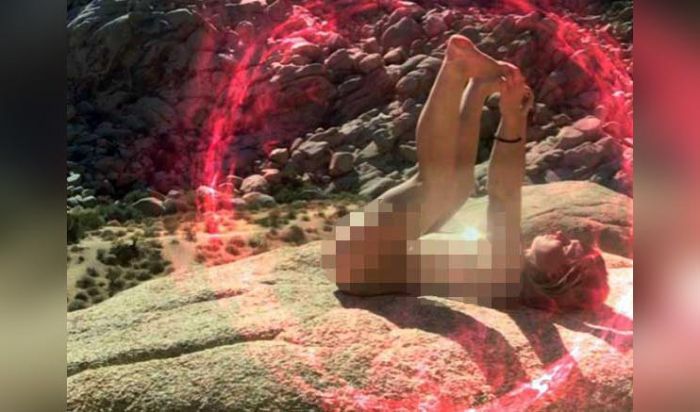 Ritual Aneh, Jemur Pantat 30 Detik Setara dengan Berjemur dengan Pakaian Sehari Penuh Ritual Aneh, Jemur Pantat 30 Detik Setara dengan Berjemur dengan Pakaian Sehari Penuh