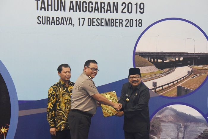 ​Serahkan DIPA 2019, Pakde Karwo Pesan Enam Hal Ini