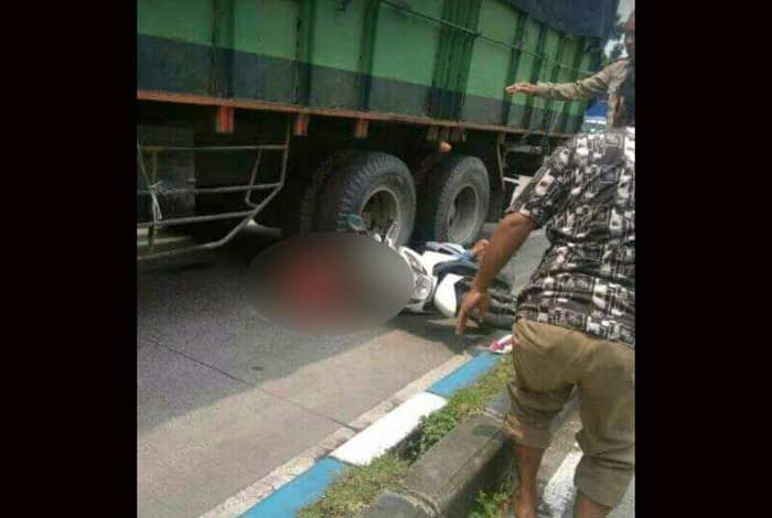 Ibu dan Anak Tertabrak Truk di Bypass Juanda, Sang Anak Tewas Mengenaskan Ibu dan Anak Tertabrak Truk di Bypass Juanda, Sang Anak Tewas Mengenaskan