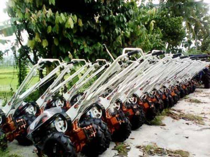 Kementan Bantu 375 Alsintan untuk Petani Trenggalek Kementan Bantu 375 Alsintan untuk Petani Trenggalek