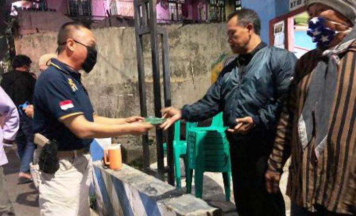 Peduli Kampung Halaman, KBO Satsabhara Bagikan Masker Peduli Kampung Halaman, KBO Satsabhara Bagikan Masker