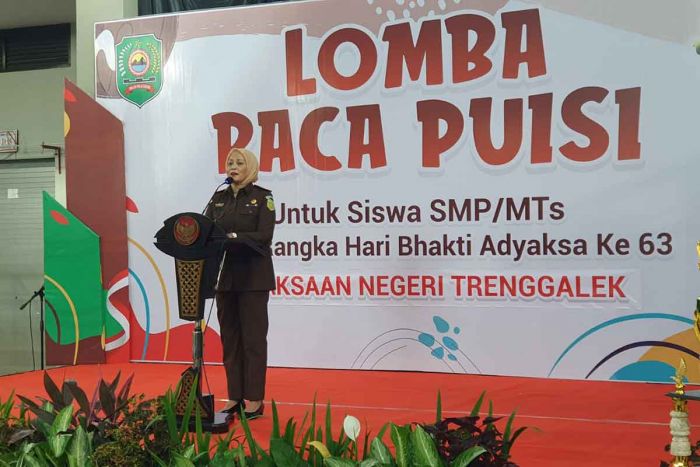 Peringati Hari Bhakti Adhyaksa ke-63, Kejari Trenggalek Gelar Lomba Baca Puisi Tingkat SMP