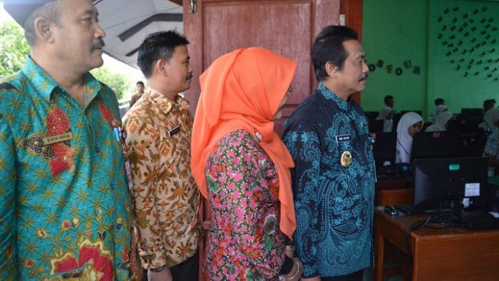 Wabup Qosim Pastikan UNBK SMA di Gresik Lancar