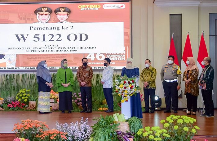 Permudah Akses Pembayaran Pajak Ranmor, Gubernur Khofifah Launching Inovasi SAMKOPI UMKM Permudah Akses Pembayaran Pajak Ranmor, Gubernur Khofifah Launching Inovasi SAMKOPI UMKM