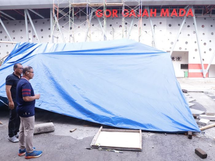 Pj Wali Kota Batu Tinjau Perbaikan Stadion Brantas dan GOR Gajah Mada Pj Wali Kota Batu Tinjau Perbaikan Stadion Brantas dan GOR Gajah Mada