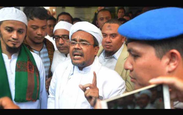 Penetapan Tersangka Tunggu Waktu, Habib Rizieq: Kita Laporkan Ramai-ramai Penoda Agama Penetapan Tersangka Tunggu Waktu, Habib Rizieq: Kita Laporkan Ramai-ramai Penoda Agama