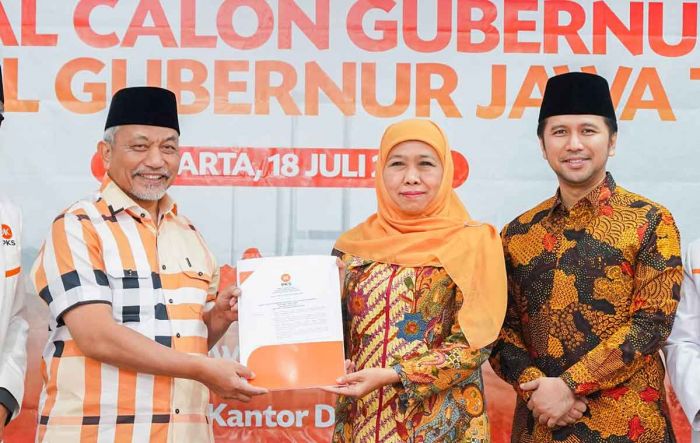 Khofifah-Emil Kantongi Rekom dari PKS untuk Pilgub Jatim 2024 Khofifah-Emil Kantongi Rekom dari PKS untuk Pilgub Jatim 2024