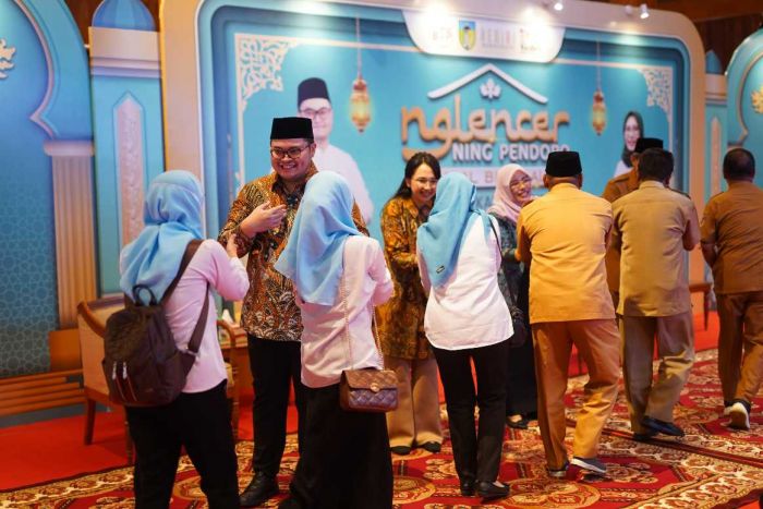 Pegawai Pemkab Kediri dan Instansi Vertikal Halal Bihalal Bareng Bupati Dhito di Pendopo Pegawai Pemkab Kediri dan Instansi Vertikal Halal Bihalal Bareng Bupati Dhito di Pendopo