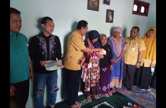 Bebas Biaya Pengobatan dan Diberi Santunan, Keluarga Siti Rodhiyah Sepakat Damai dengan RSUD Tuban Bebas Biaya Pengobatan dan Diberi Santunan, Keluarga Siti Rodhiyah Sepakat Damai dengan RSUD Tuban